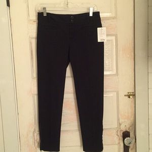 Black cropped pants